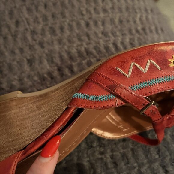 Bronx Women’s Red Leather Wedge Sandals Size 37 EU, US 6.5-7 Embroidered Brazil - Picture 13 of 13